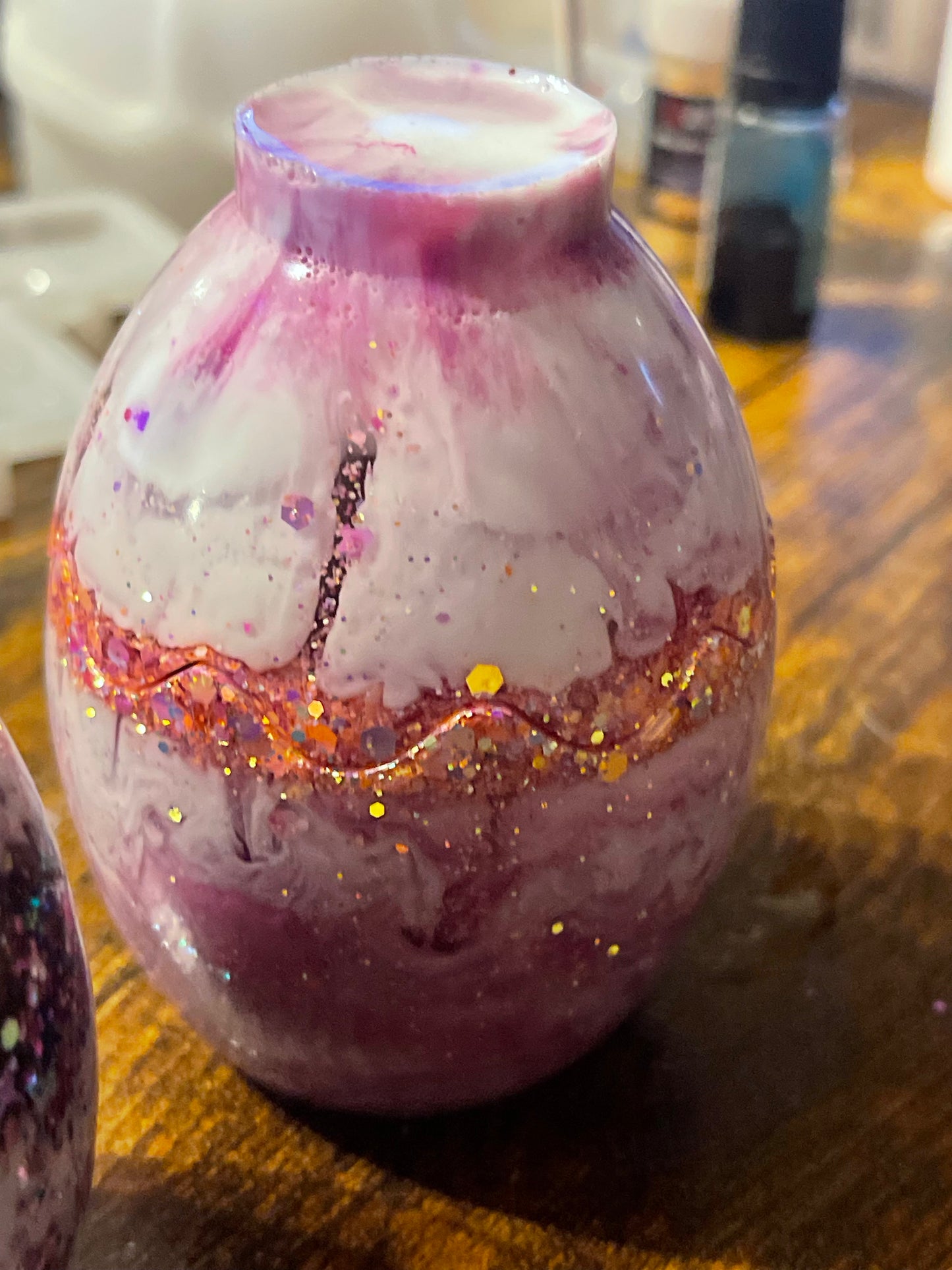 Customizable decorative egg